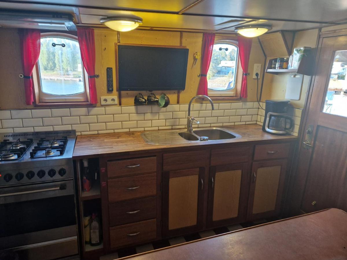 Ship Windoe