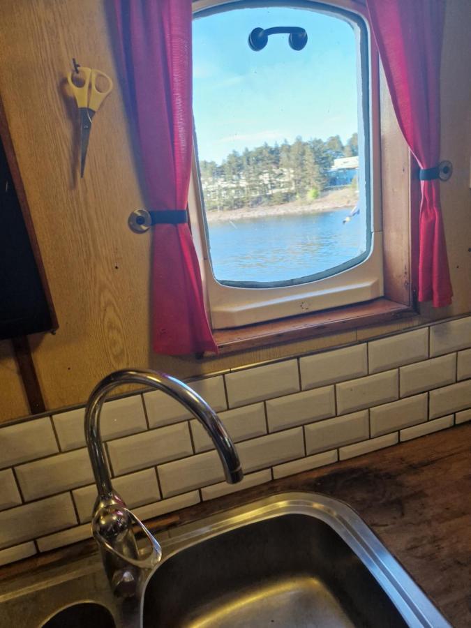 Ship Windoe